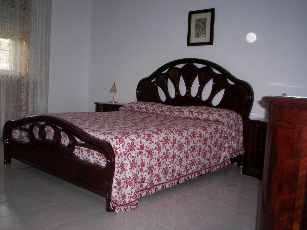 ויניאקסטריזי B&B Le Rose חדר תמונה