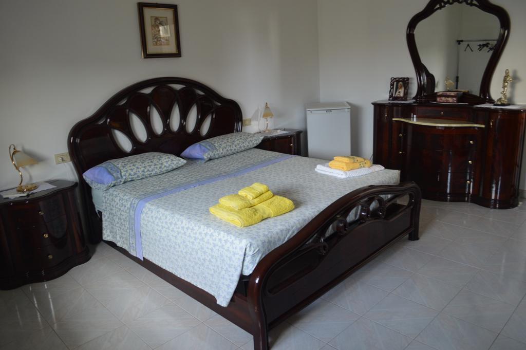 ויניאקסטריזי B&B Le Rose חדר תמונה